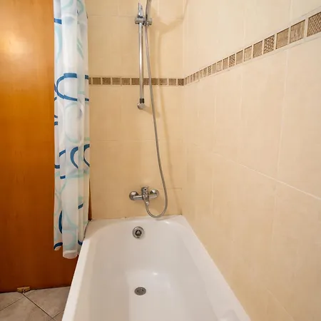Captain's Flat * Λάρνακα